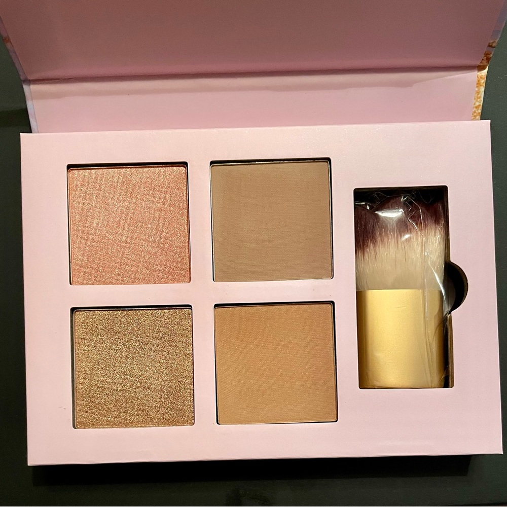 Bronzer Palette-4- Pan 😍